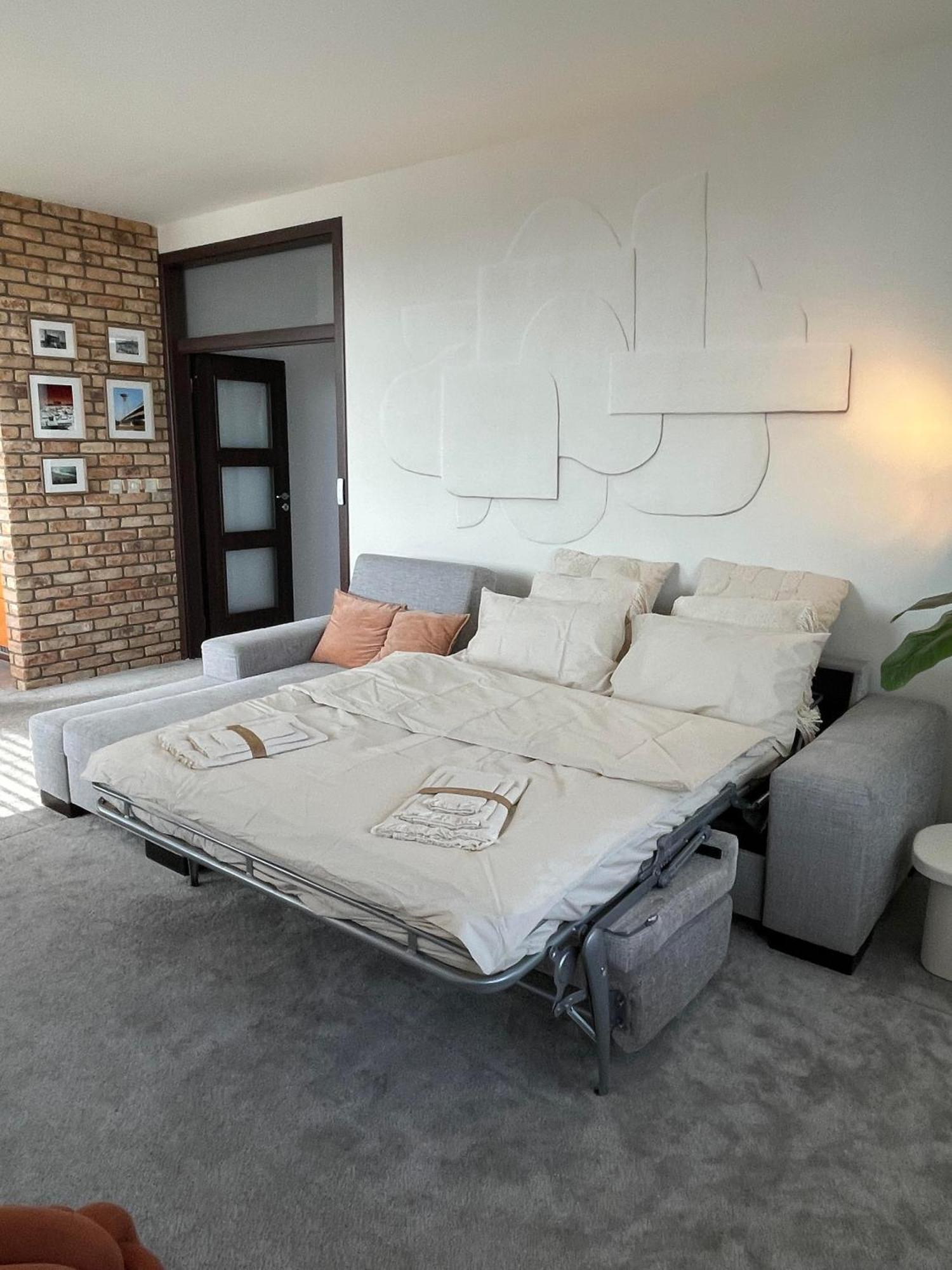 Panorama View Design Apt In Old Town - Free Parking Братислава Экстерьер фото
