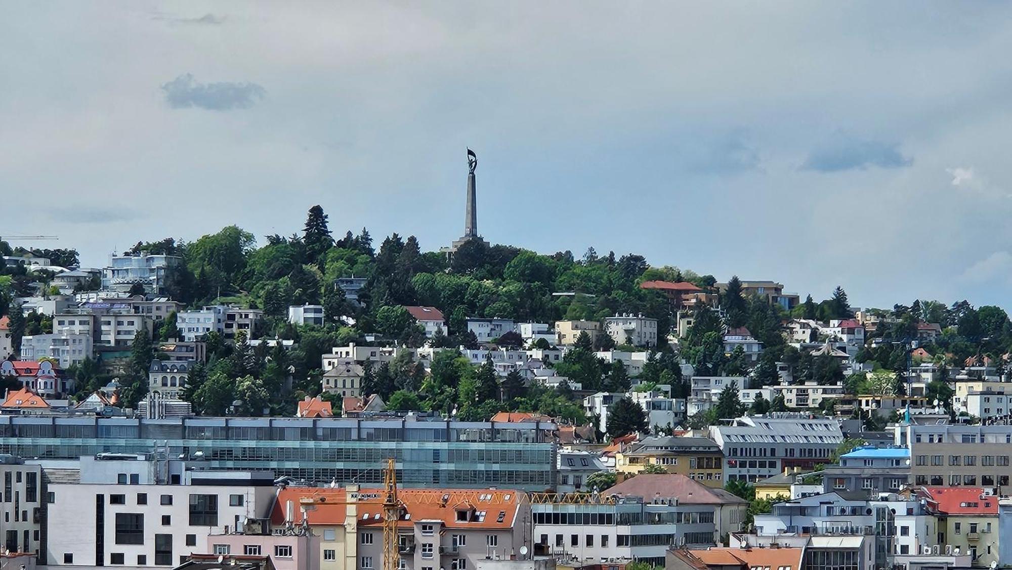 Panorama View Design Apt In Old Town - Free Parking Братислава Экстерьер фото