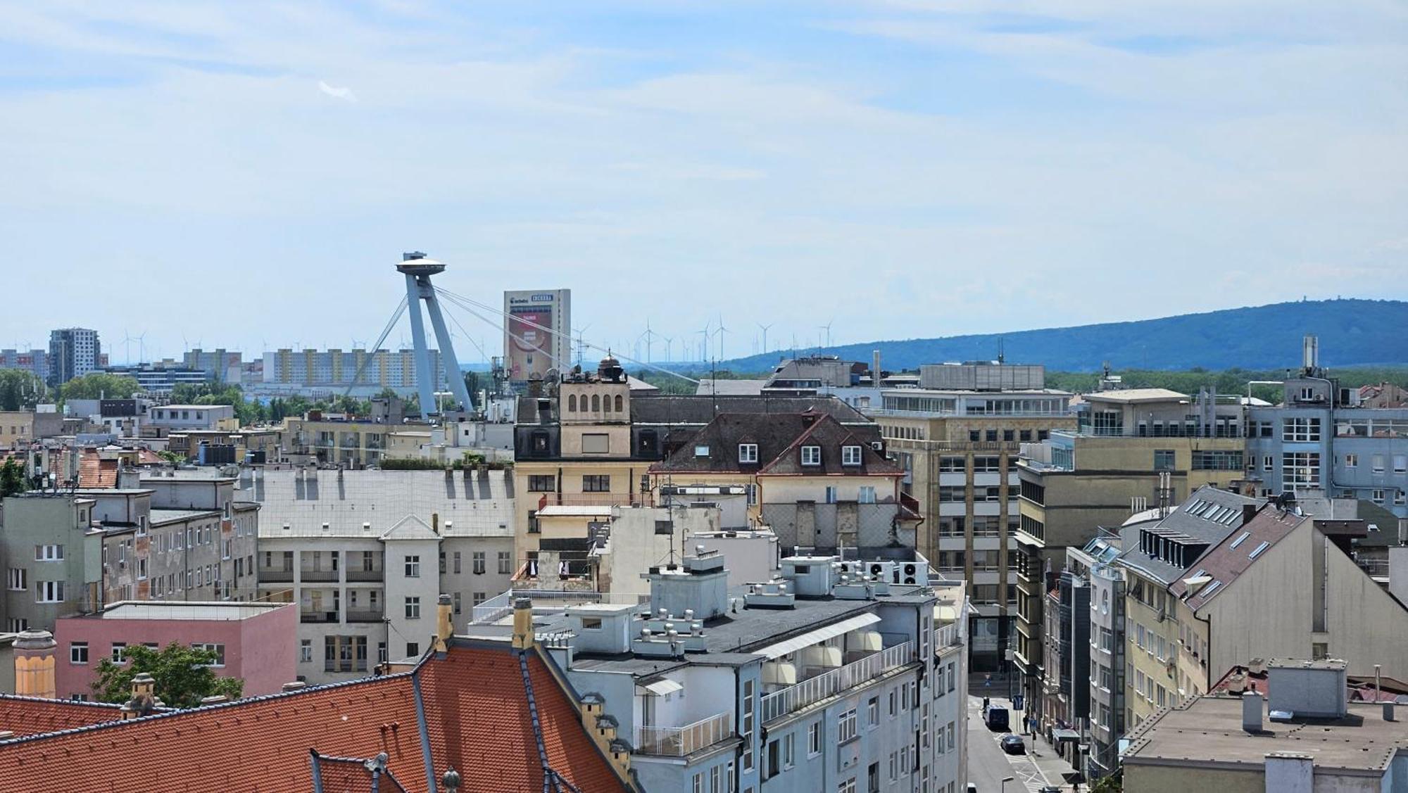 Panorama View Design Apt In Old Town - Free Parking Братислава Экстерьер фото