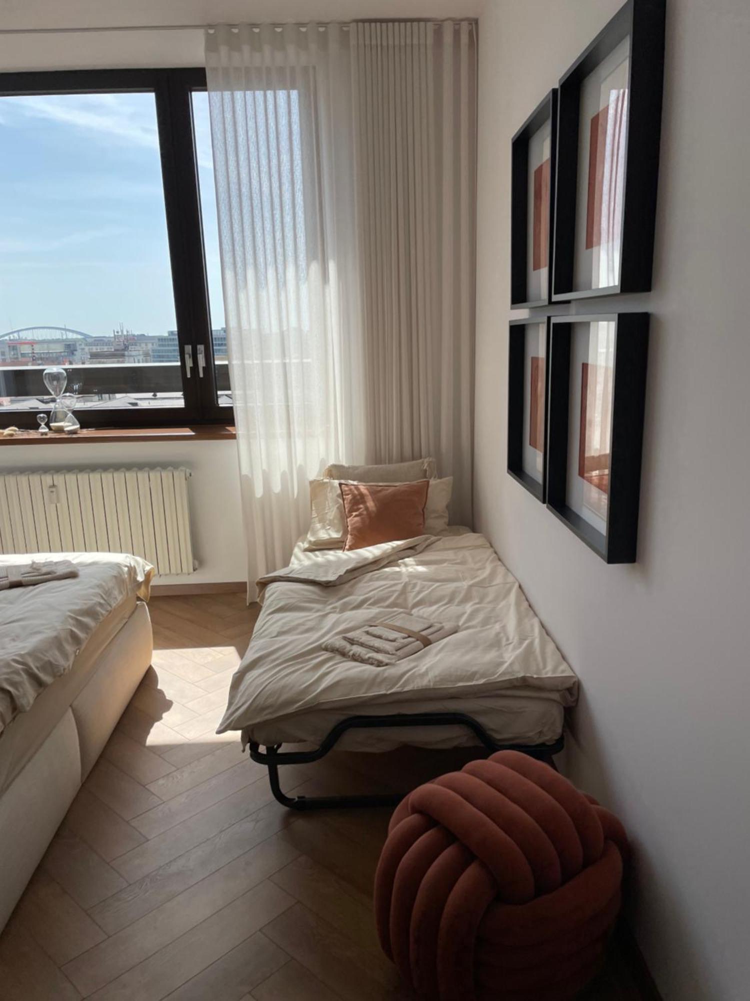 Panorama View Design Apt In Old Town - Free Parking Братислава Экстерьер фото