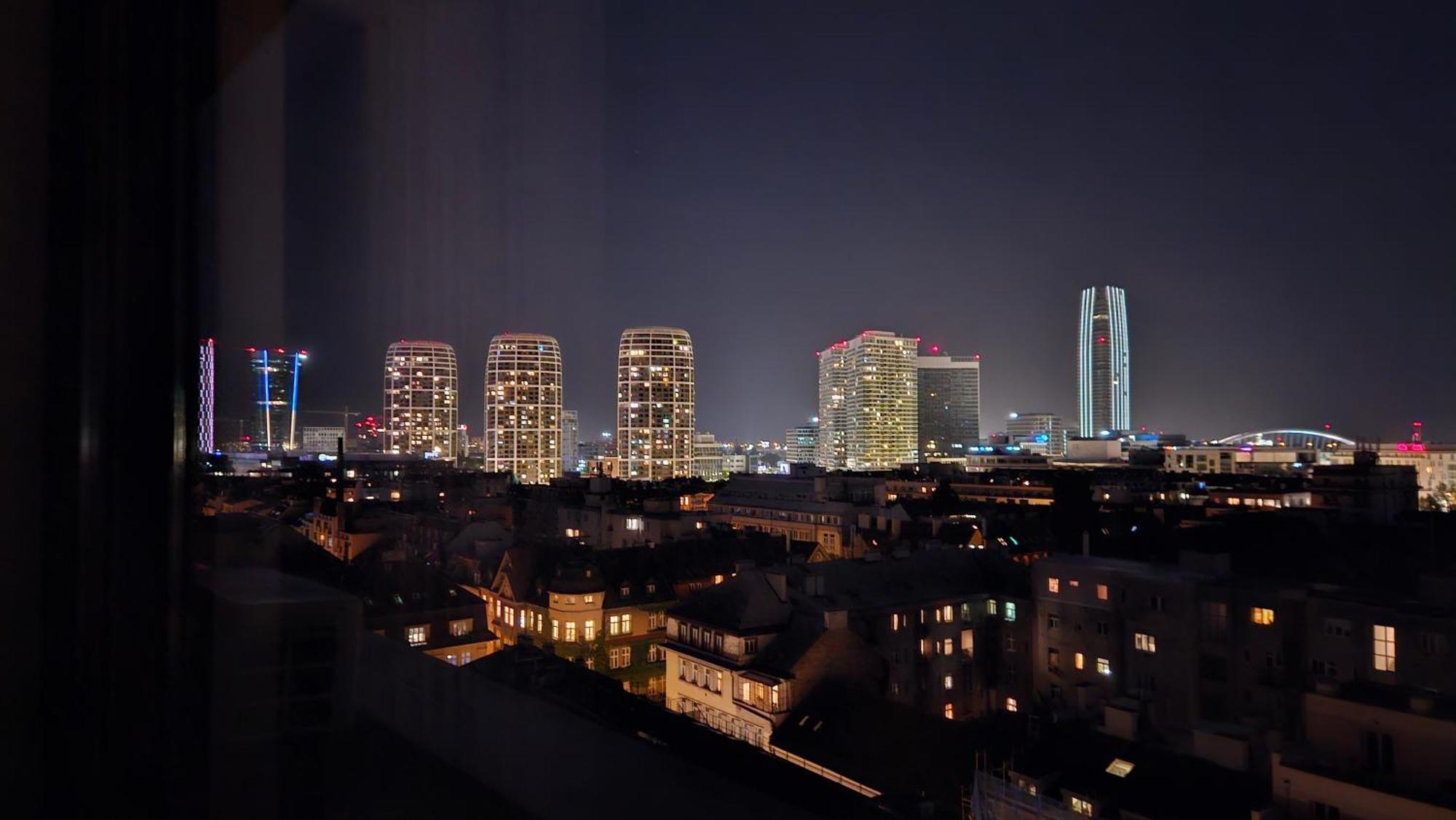 Panorama View Design Apt In Old Town - Free Parking Братислава Экстерьер фото